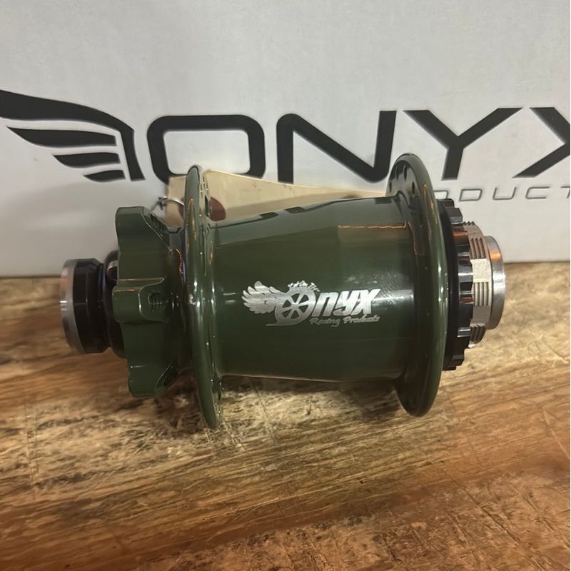 Onyx Hubs Cotm Tundra Green Front 8m 28h