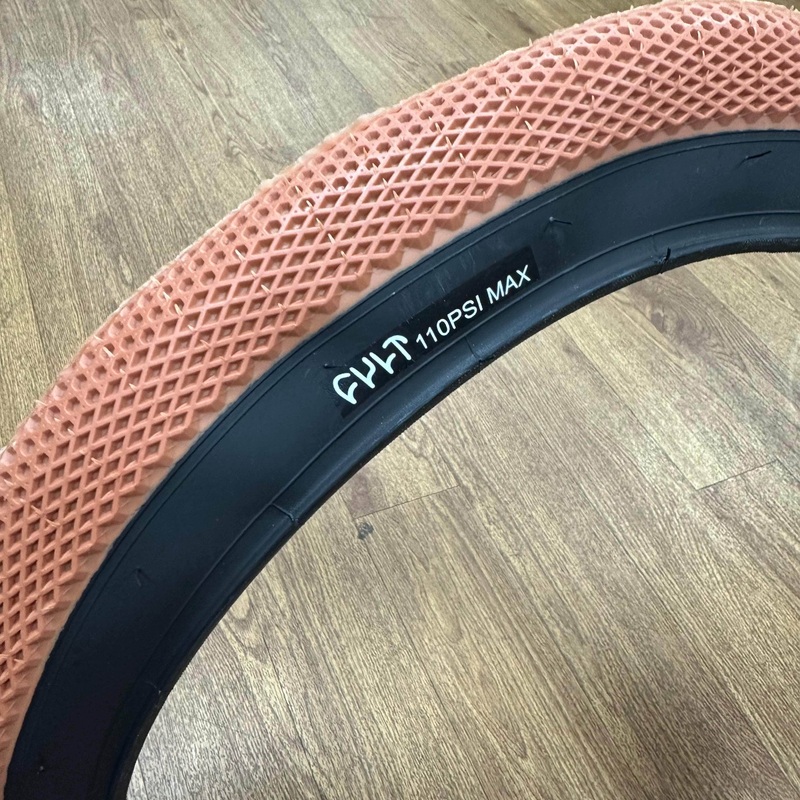 Cult x Vans 20 Inch Tyre Classic Gum / Black Gum / Black 20 x 2.40