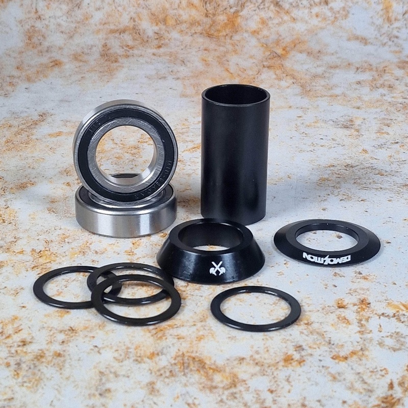 Demolition Mid Bottom Bracket 19mm Black