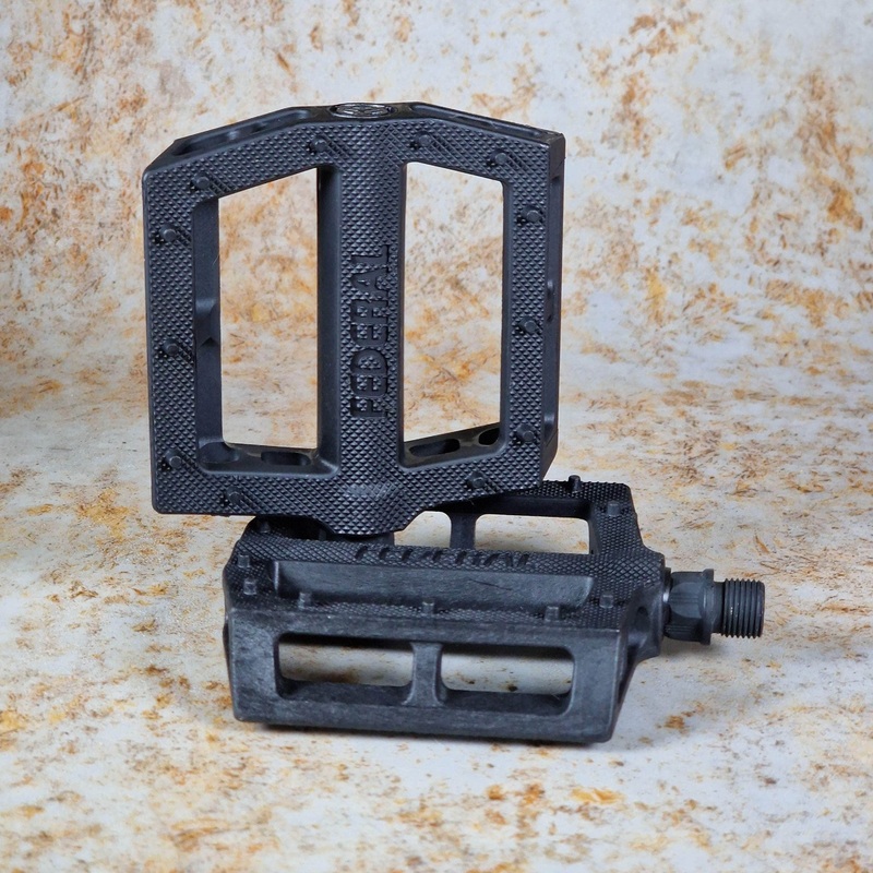 Federal Contact Plastic Pedals Black 9/16″