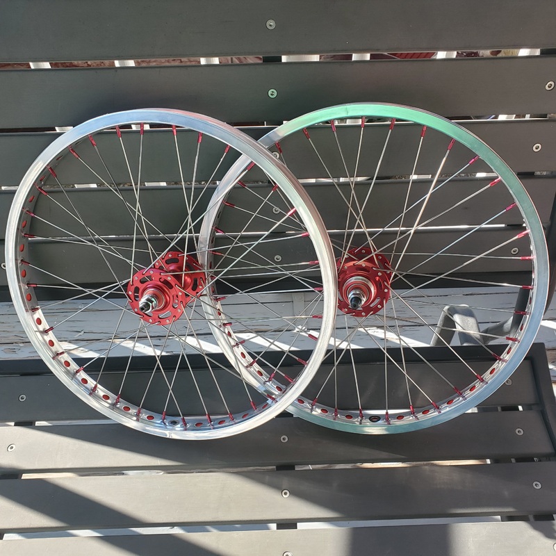 20″ 7X Lite style Sealed High Flange BMX Wheelset – Pair – Polished w/ Red