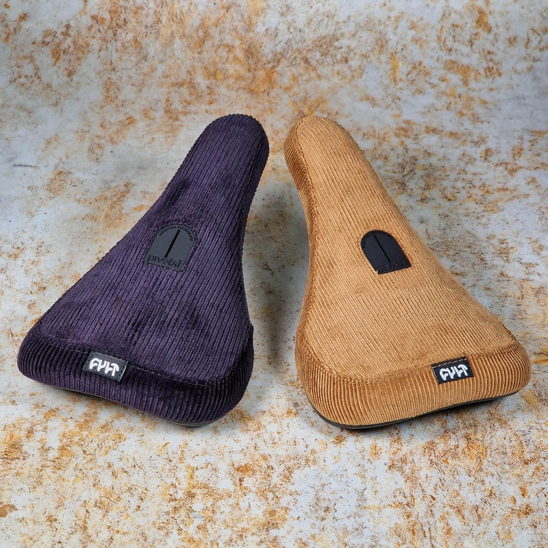 Cult Corduroy Slim Pivotal Seat Black